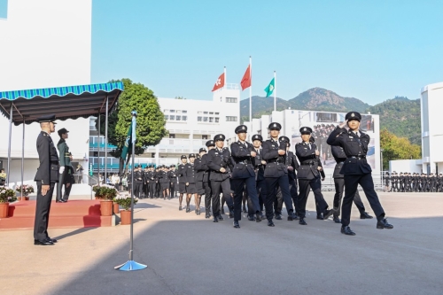 结业学员进行中式步操。 政府新闻处图片