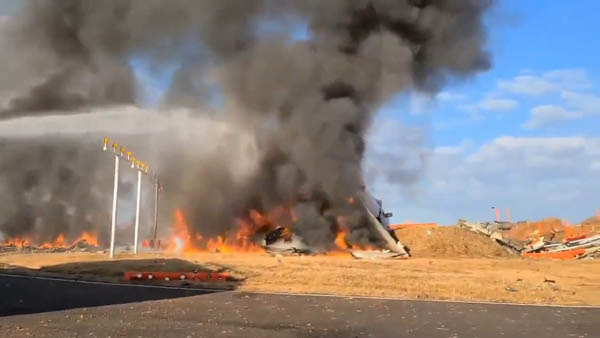 初步消息显示撞墙起火事故客机上没有中国籍乘客