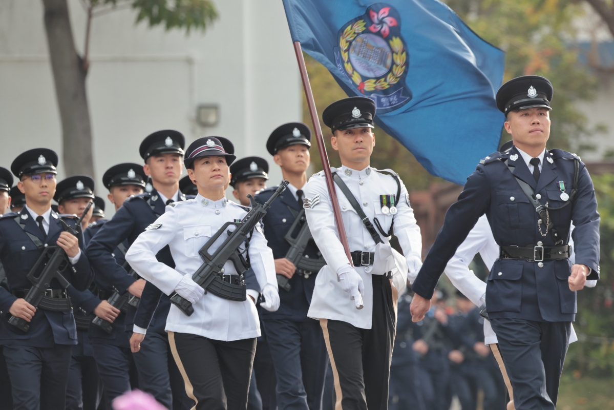 香港警察学院举行结业会操