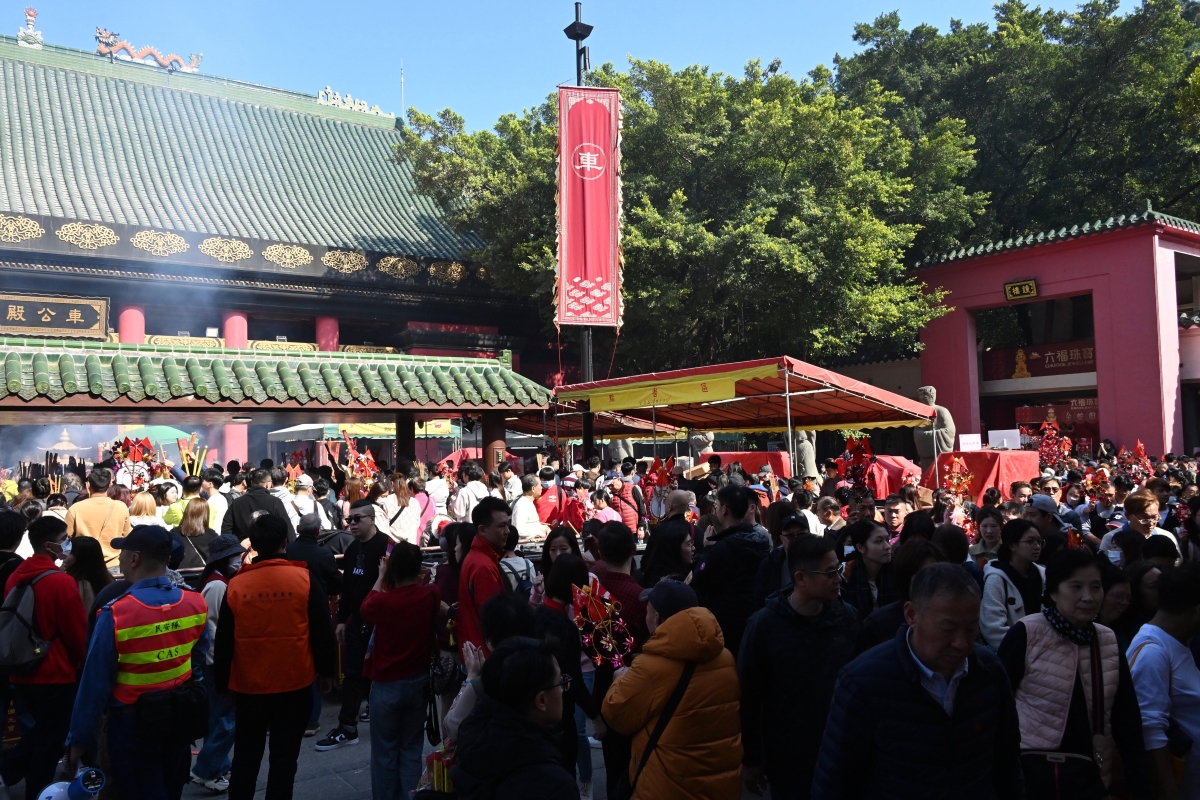 ​香港市民大年初二车公庙祈福