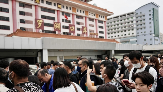 深圳原预计初三至初五为陆路口岸客流量高峰