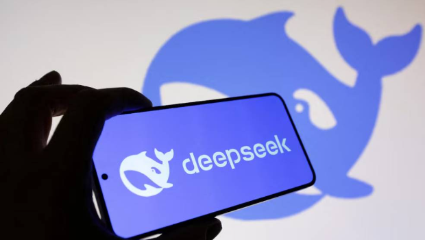 DeepSeek︱各地产业现AI“联姻结对”，公务员忧“铁饭碗”不保